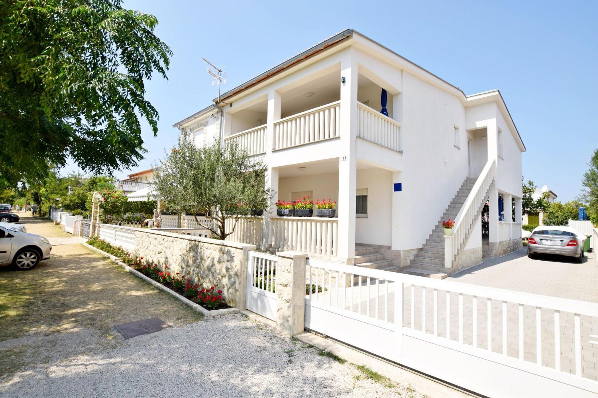 Apartment Diva Nin Exterior foto